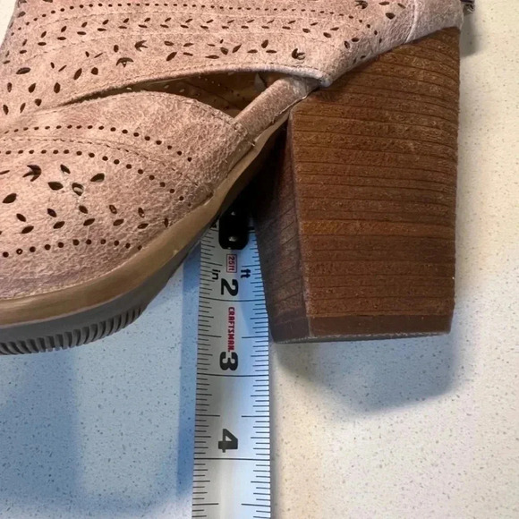 Latigo Tan Cutout Strap Back Heels Size 10 - Picture 3 of 13